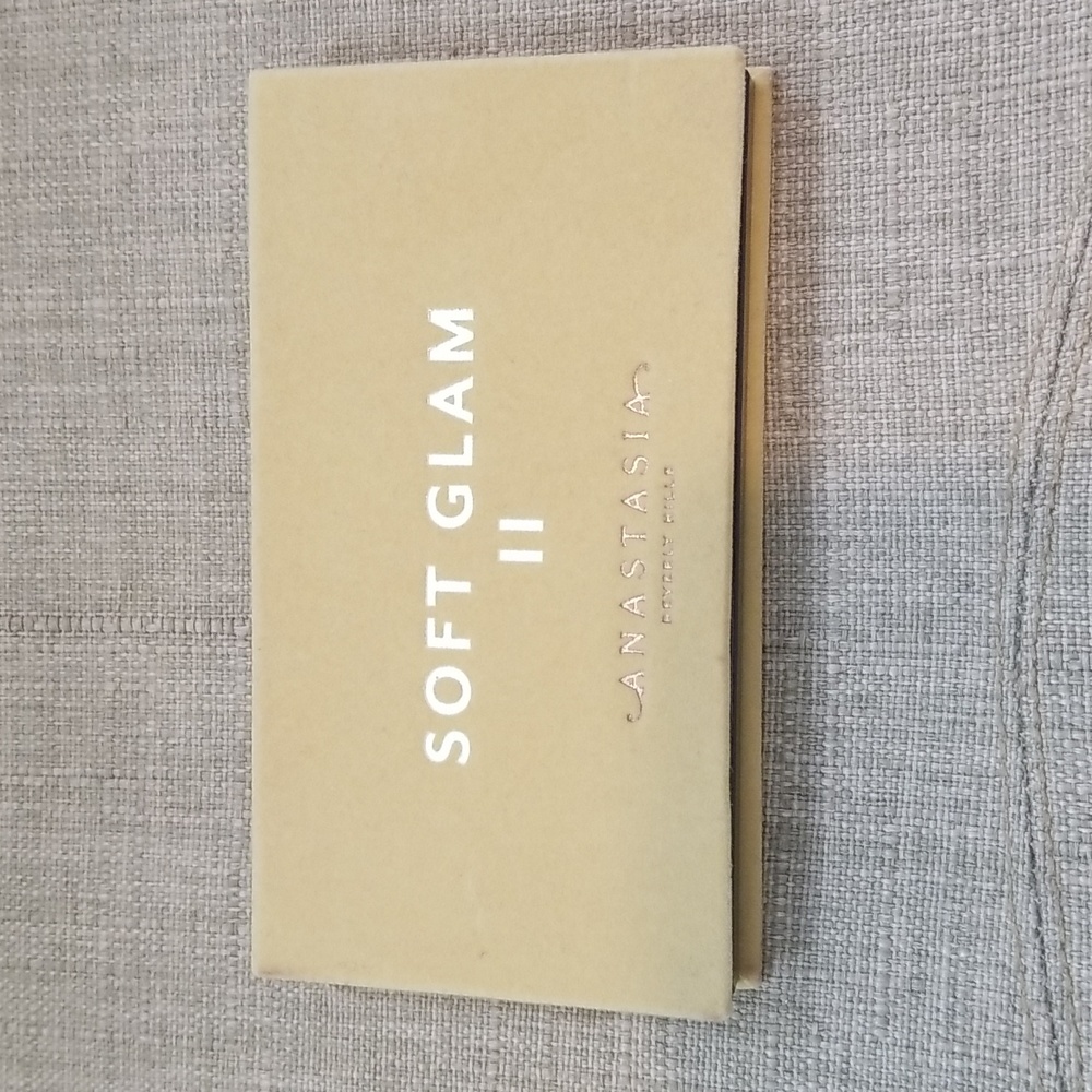 Eyeshadow palette (gently used)